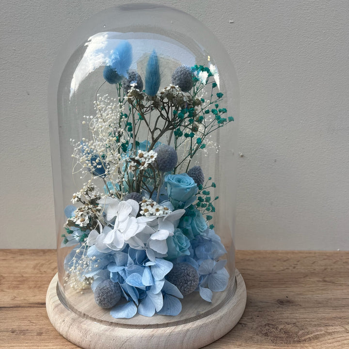 Cloche bleu composé de Rose, Craspedia, Gypsophile vue de derriere