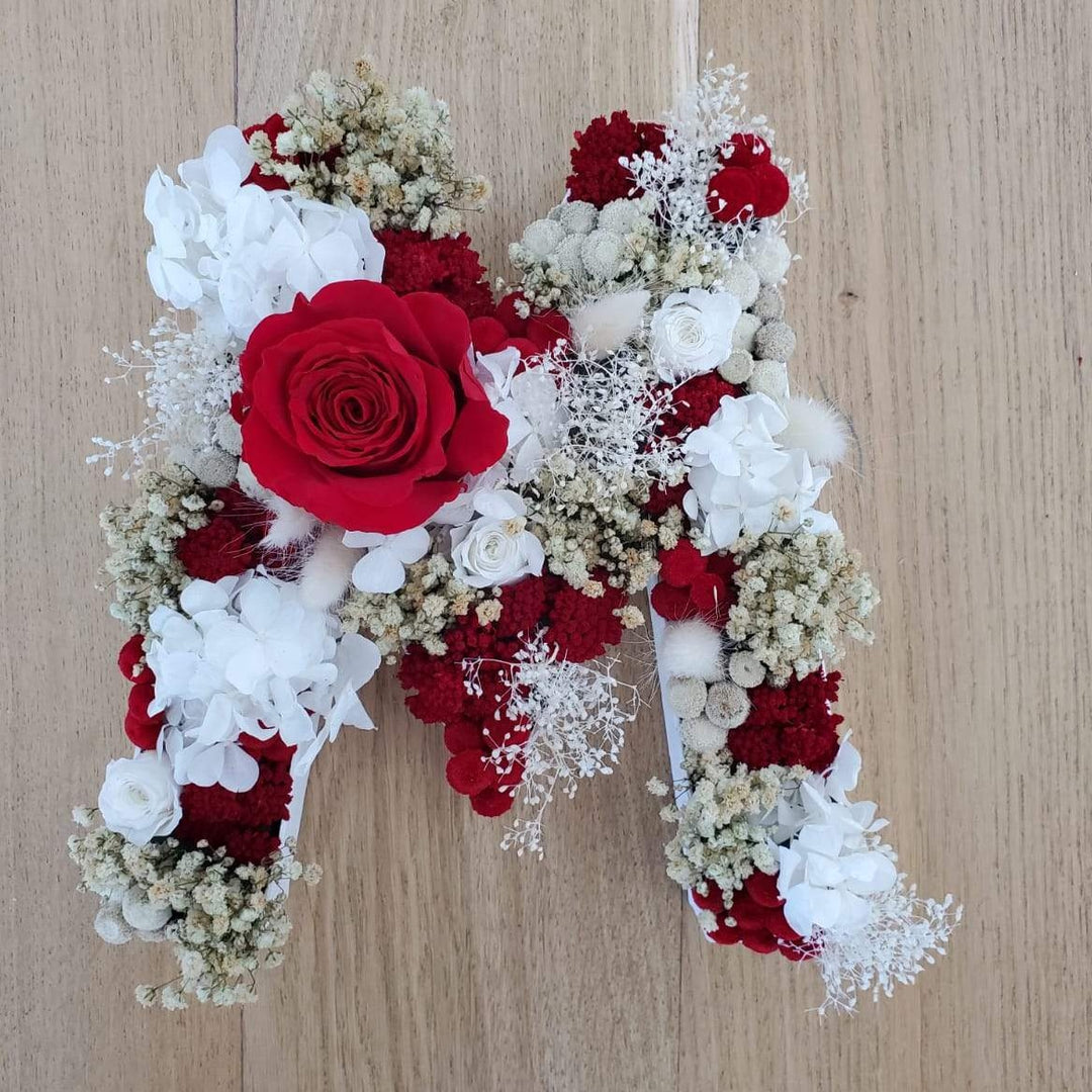 Lettre en fleurs stabilisées rouge et blanc "La Rue Des Ardennes" : ATELIERS OUCHAMP