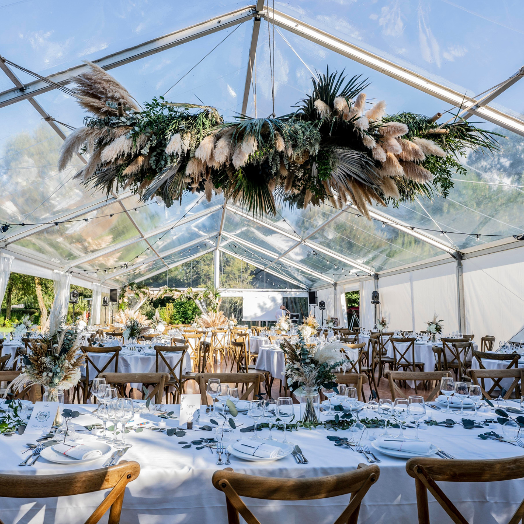 Fleurs stabilisées et décoration de mariage : Créez un univers poétique et intemporel