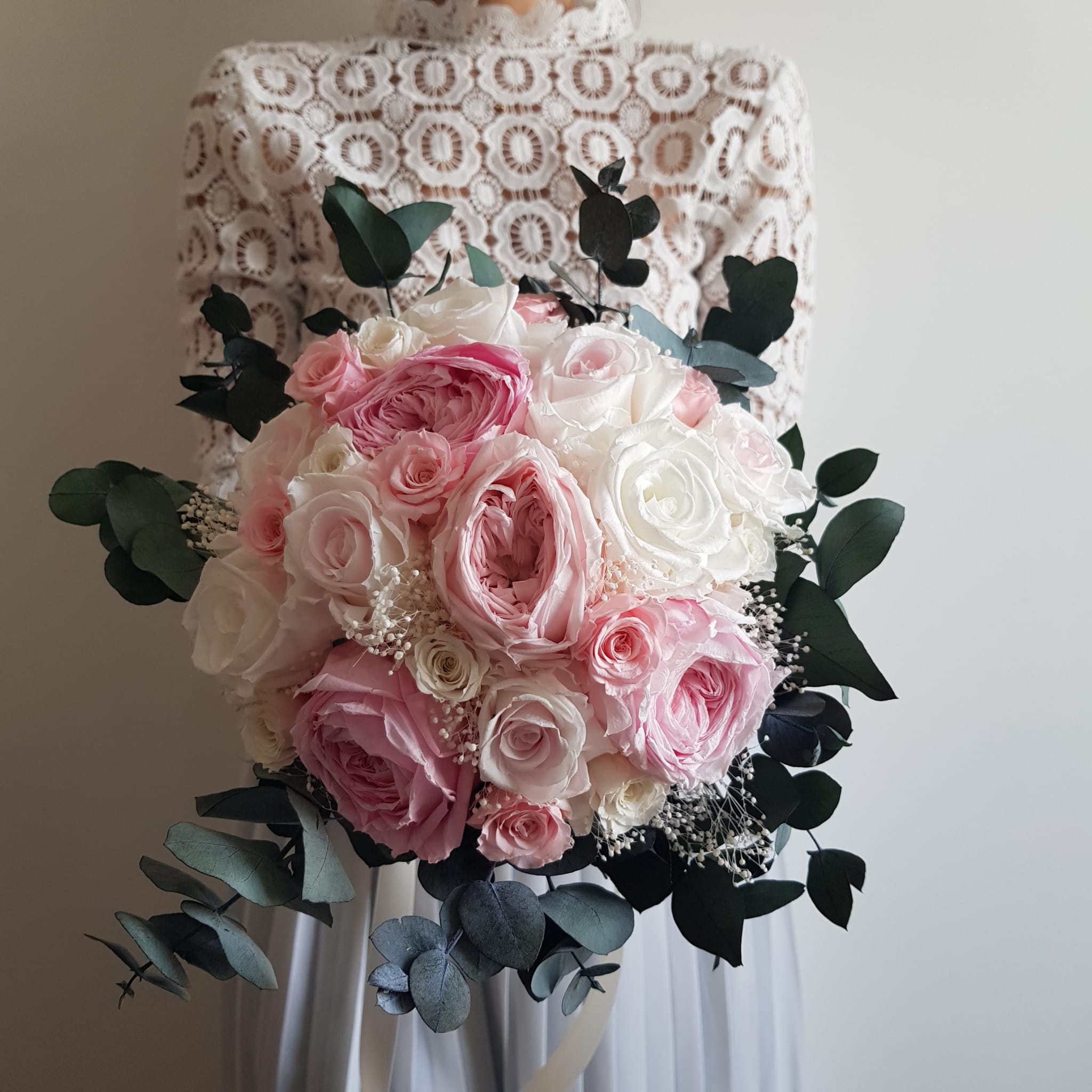 Bouquet de mariée : comment harmoniser les fleurs avec votre thème de mariage ?