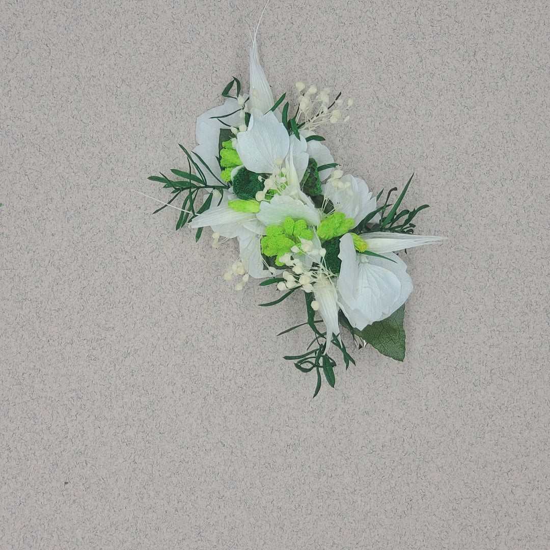 Barrette en fleurs stabilisées éternelles blanche & verte "Parc Monceau" : ATELIERS OUCHAMP