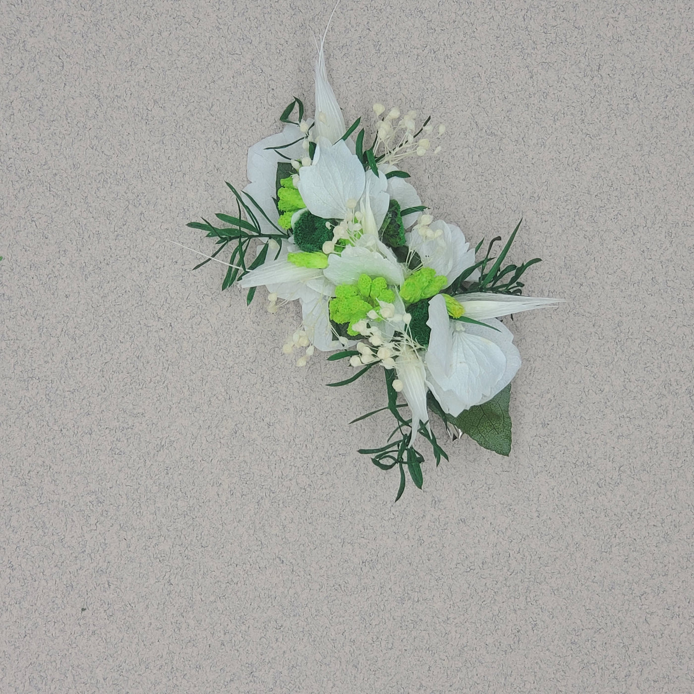 Barrette en fleurs stabilisées éternelles blanche & verte "Parc Monceau" : ATELIERS OUCHAMP