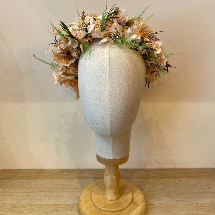 Couronne de tête en fleurs stabilisées orange et rose | Ateliers Ouchamp