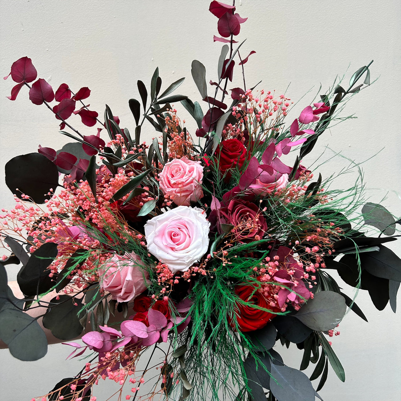 Bouquet de fleurs stabilisées éternelles rose et rouge | Ateliers Ouchamp