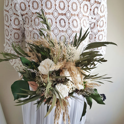 Bouquet de mariée stabilisées éternelles blanc et vert "Avenue Foch" | Ateliers Ouchamp