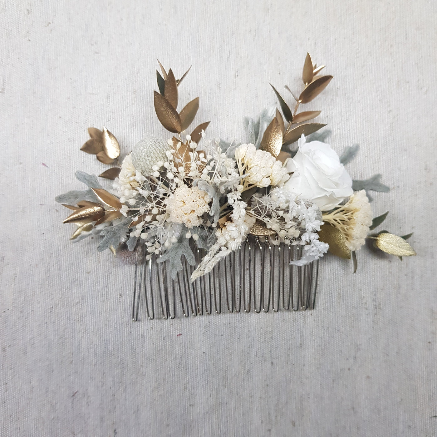 Peigne en fleurs stabilisées éternelles blanc "Carrefour de Norvège" : ATELIERS OUCHAMP 