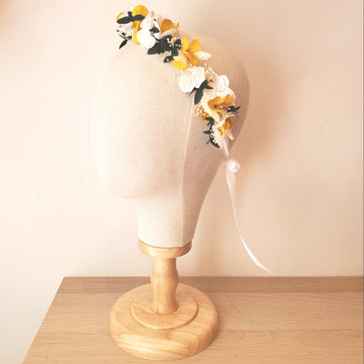 Couronne de tête en fleurs stabilisées éternelles jaune et blanche | Ateliers Ouchamp