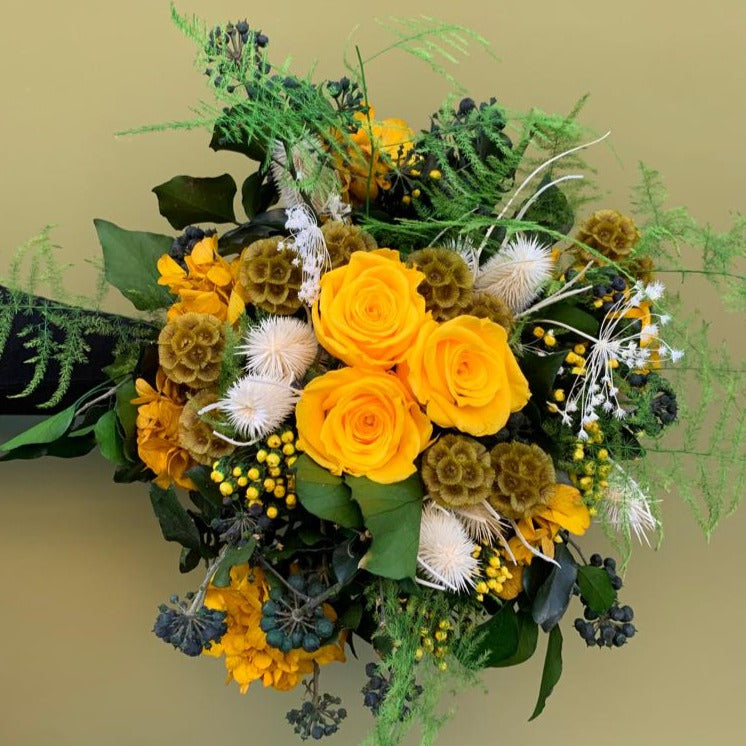 Bouquet de fleurs stabilisés éternelles jaune et vert "Boulevard d'Indochine" | Ateliers Ouchamp 