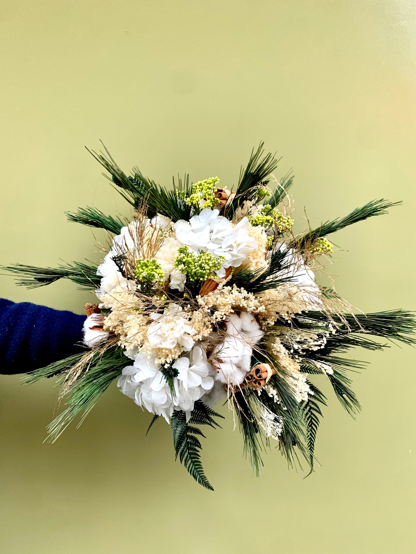 Bouquet de fleurs et feuillages stabilisés de Noël blanc ATELIERS OUCHAMP